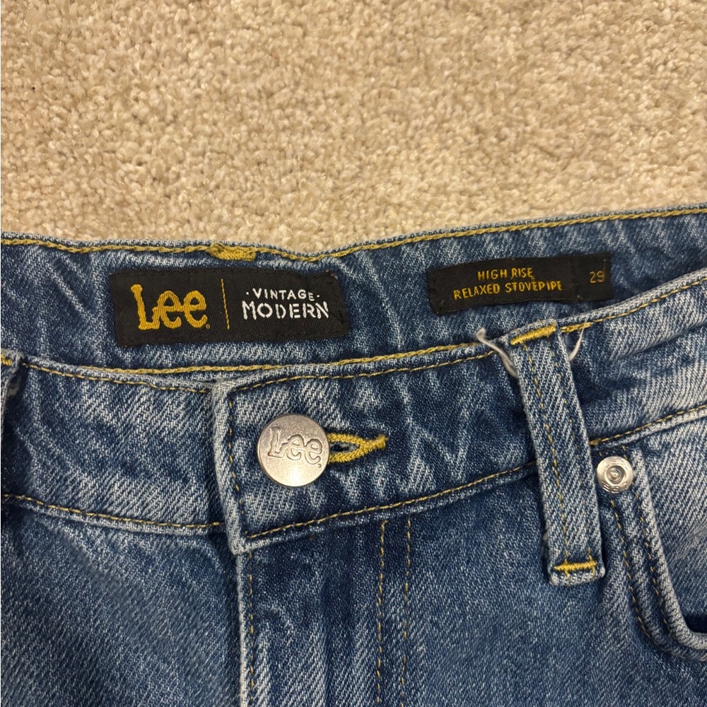 Lee Blue Jeans, High rise, Relaxed Stovepipe, Size 29 - Picture 4 of 6